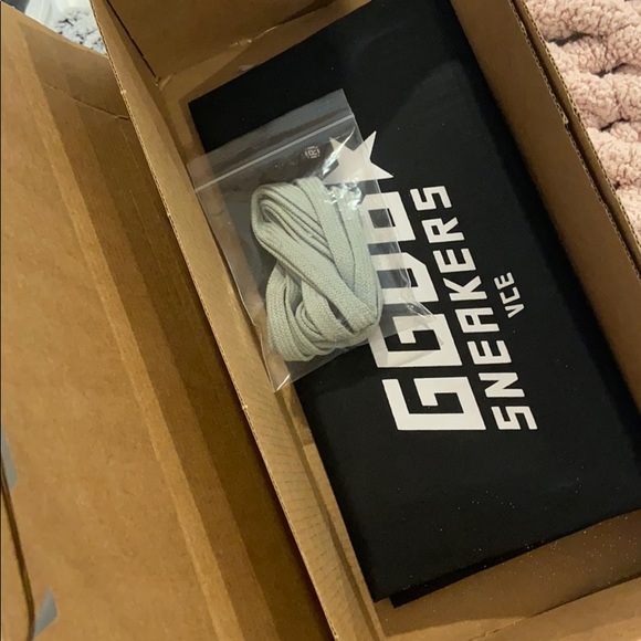 Wrinkled Silver Golden Gooses - Picture 7 of 8